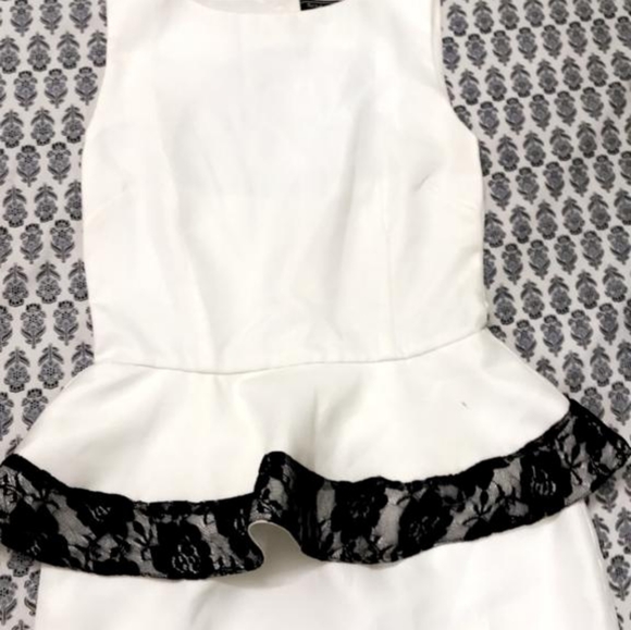 🎁Off White dress with nice back design - Picture 9 of 11